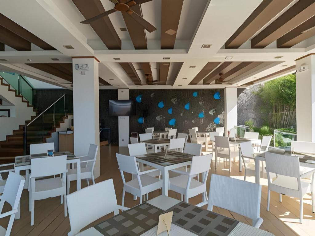 Anilao Awari Bay Resort Batangas Exterior foto